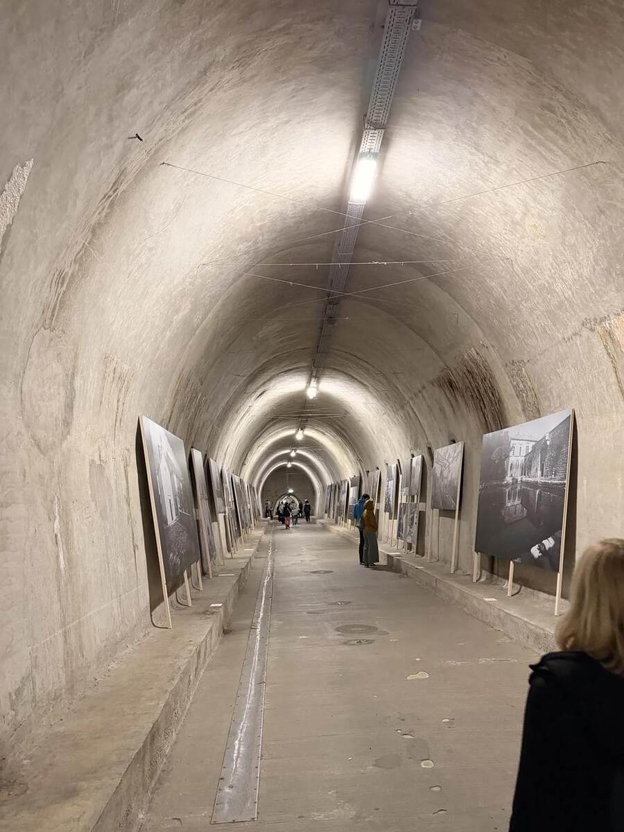 Interior del túnel Grič en Zagreb