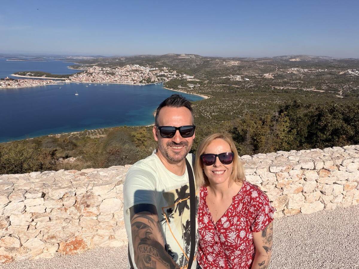 Txema y Alaitz en el mirador de la colina Gaj