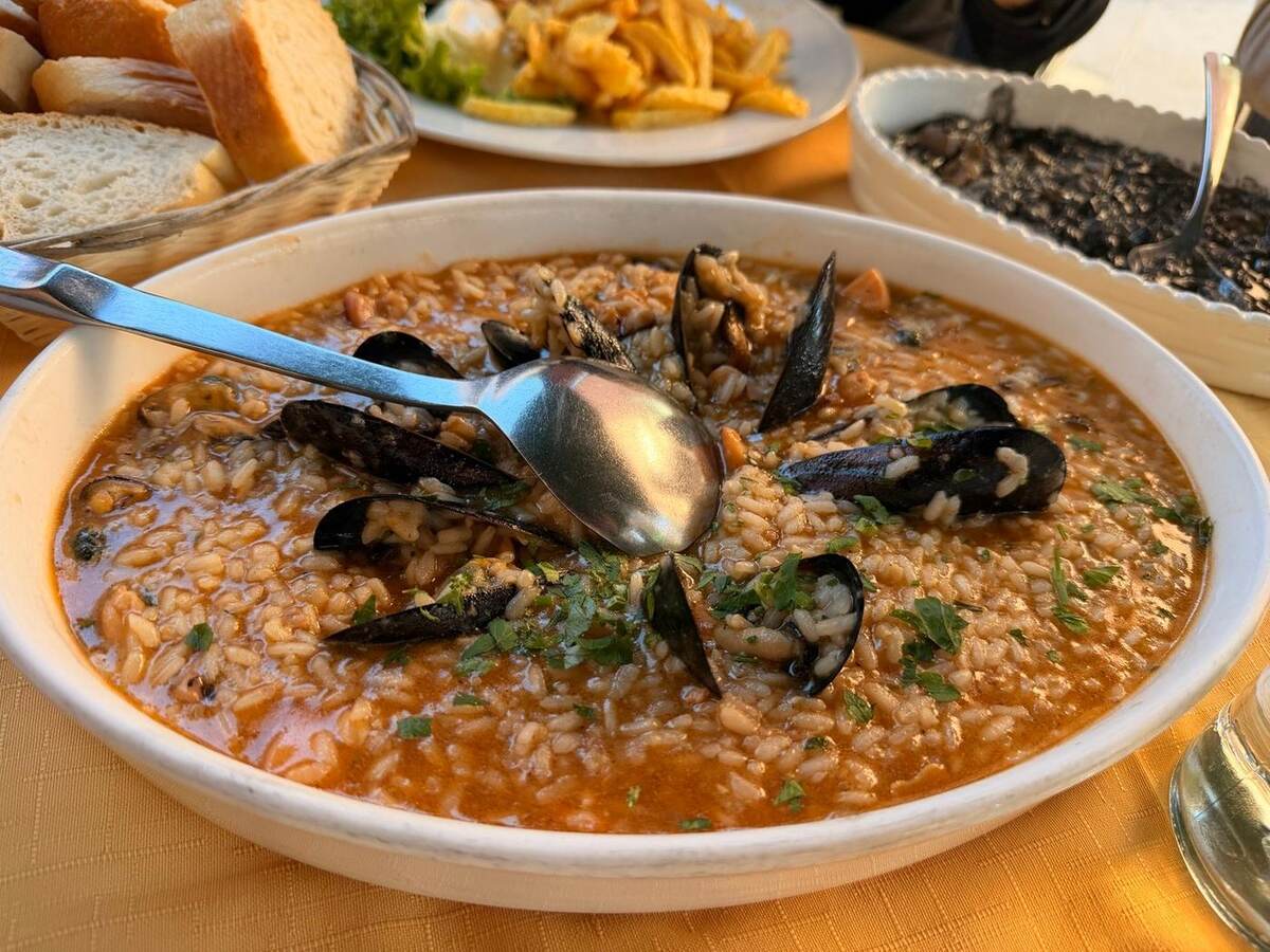 Arroz marinero con mejillones en Konoba Baku