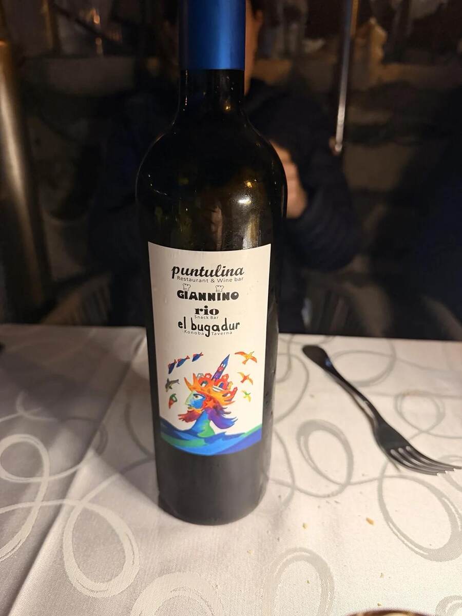 Botella de vino en Puntulina