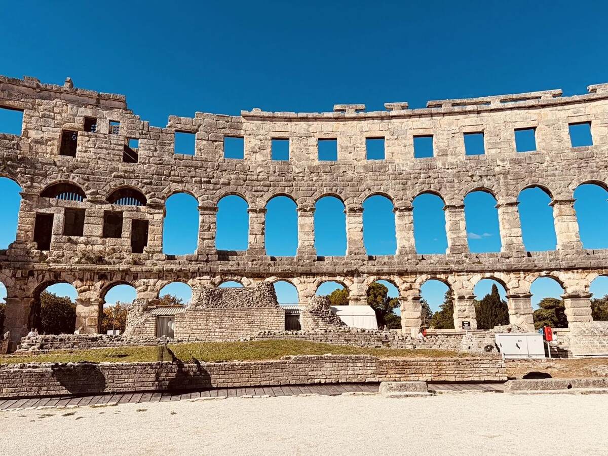 Interior de la Arena de Pula