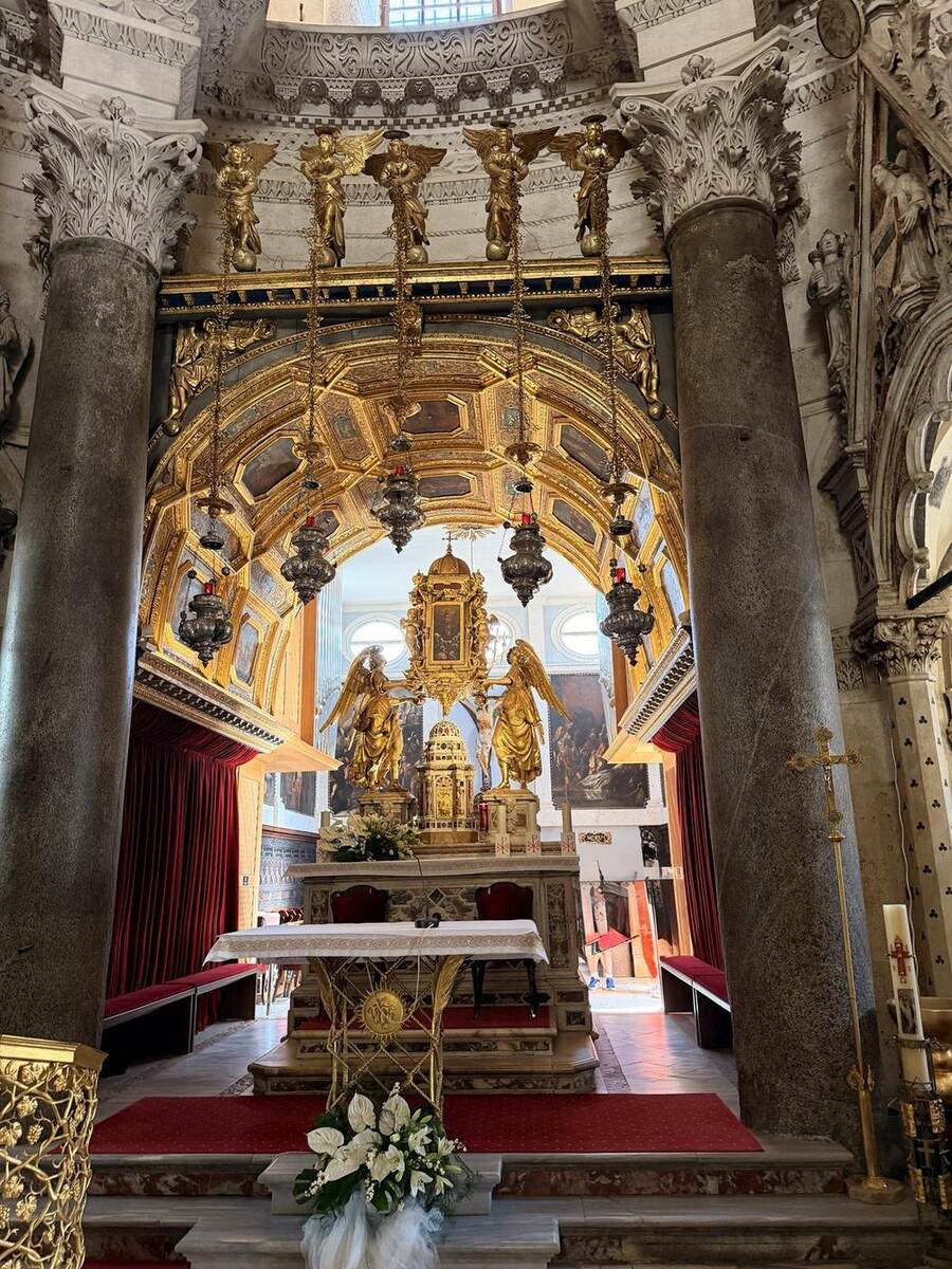 Altar de la Catedral de San Domnio