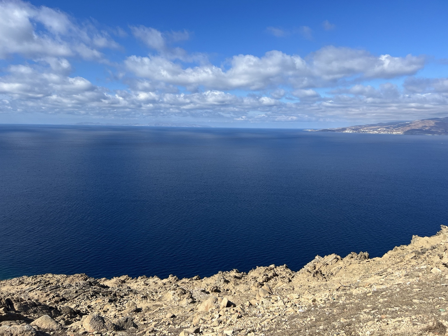 Panorámica del mar desde el faro de Armenistis