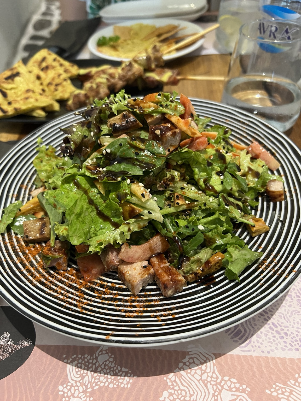 Ensalada en Pepper Mykonos