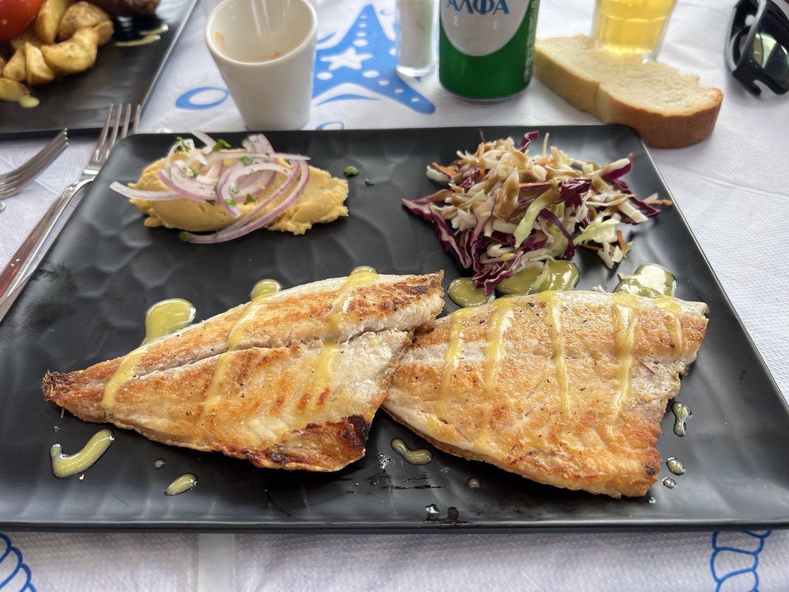 Pescado a la plancha en Thirasia