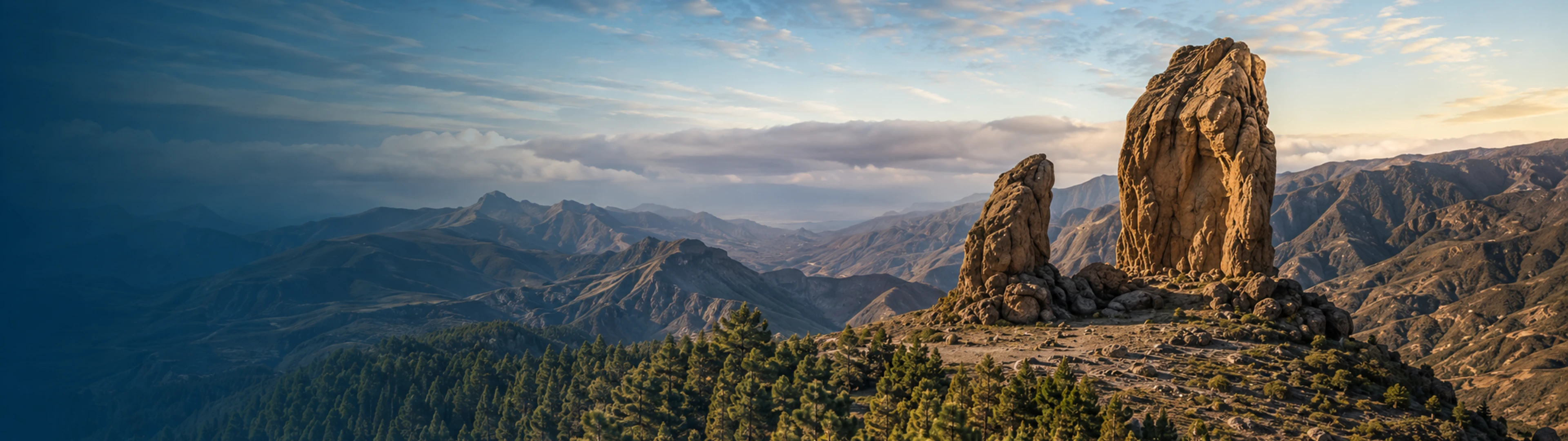 Vista aérea del Roque Nublo y las cumbres de Gran Canaria