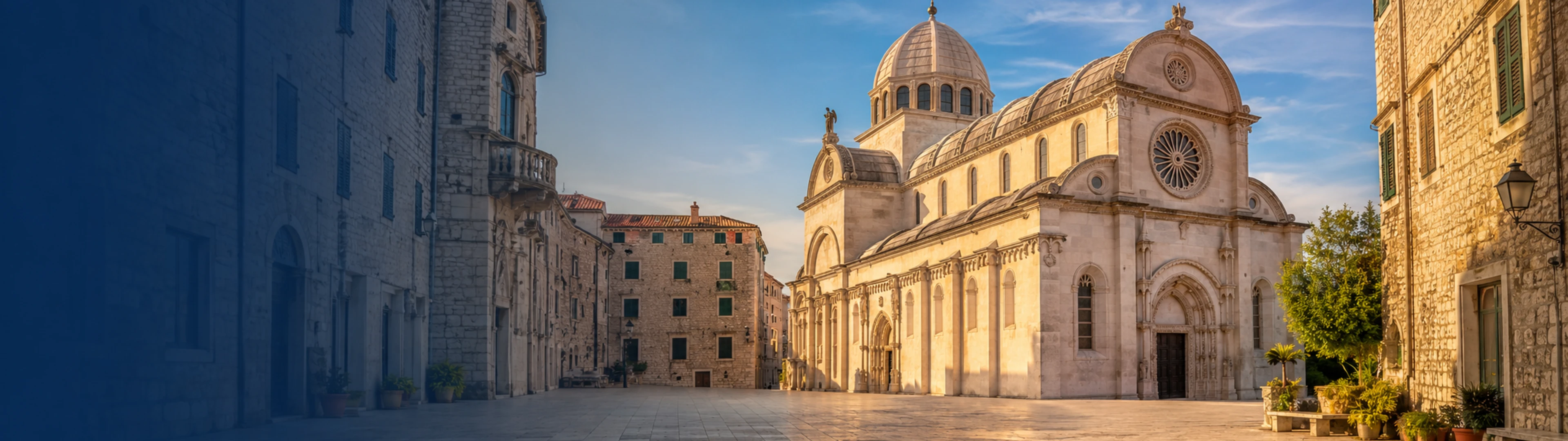 Catedral de Santiago y plaza del casco histórico de Šibenik