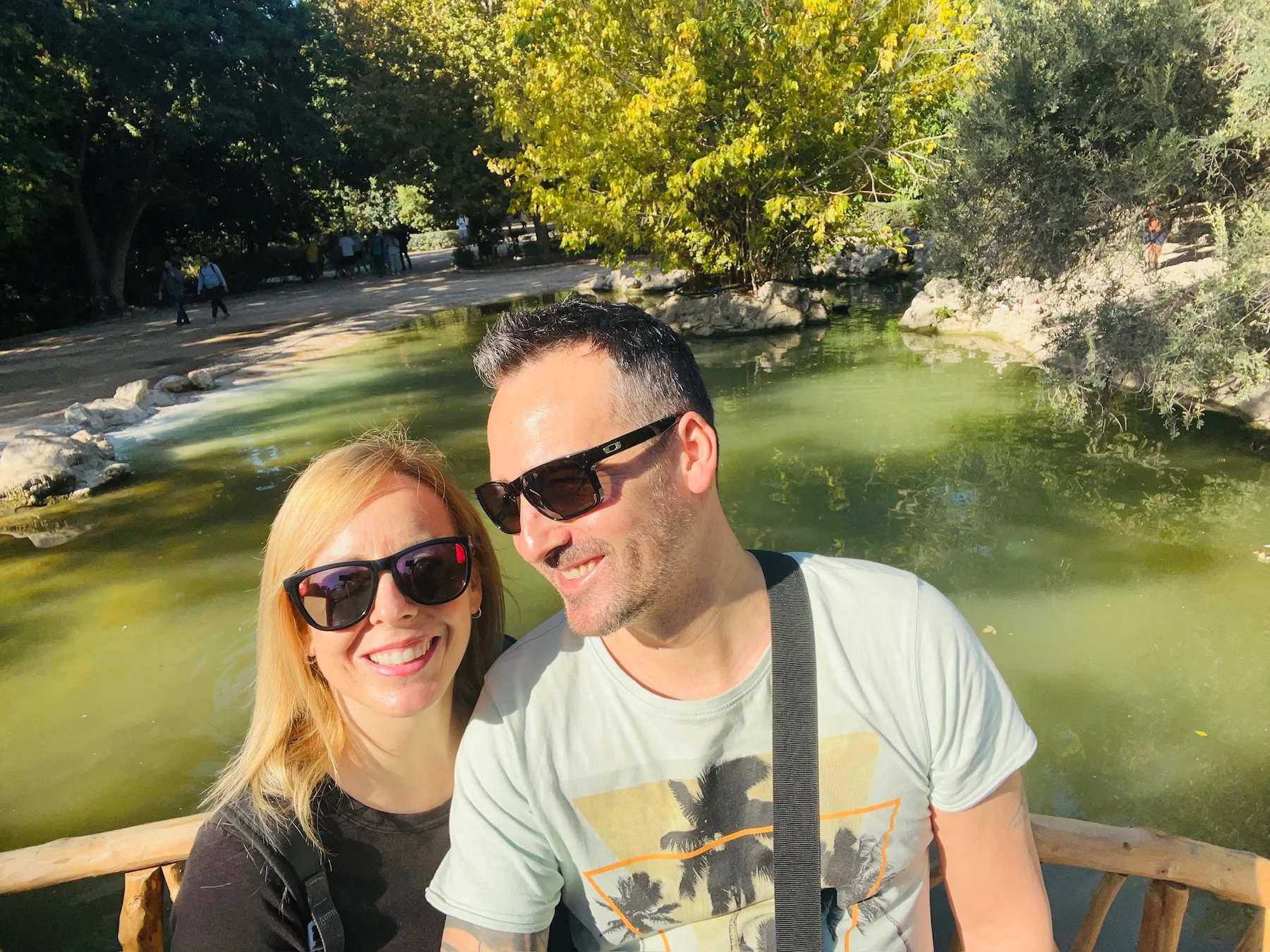 Txema y Alaitz en el Jardín Nacional de Atenas