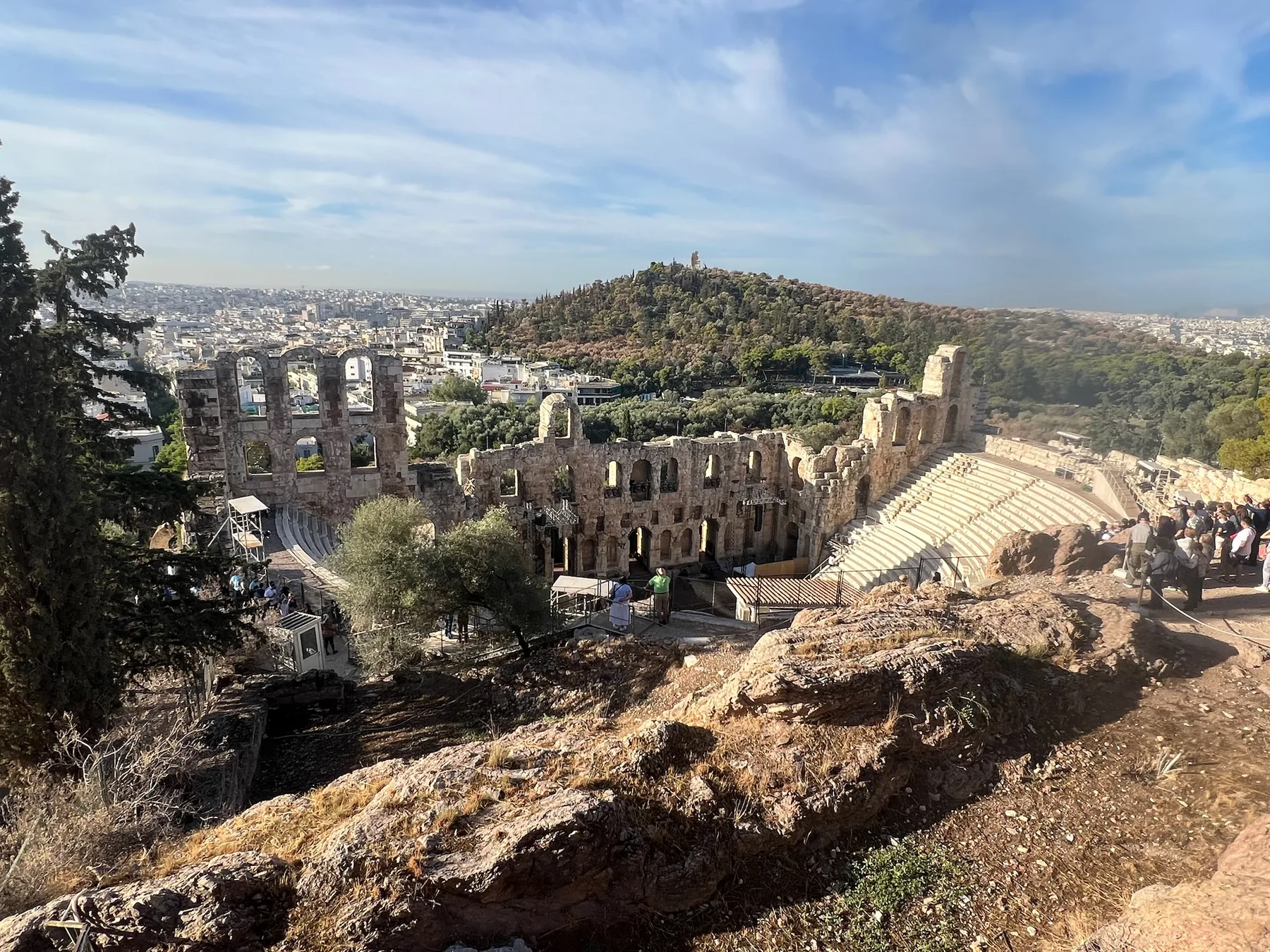 Vista del Odeón de Herodes Ático desde la Acrópolis