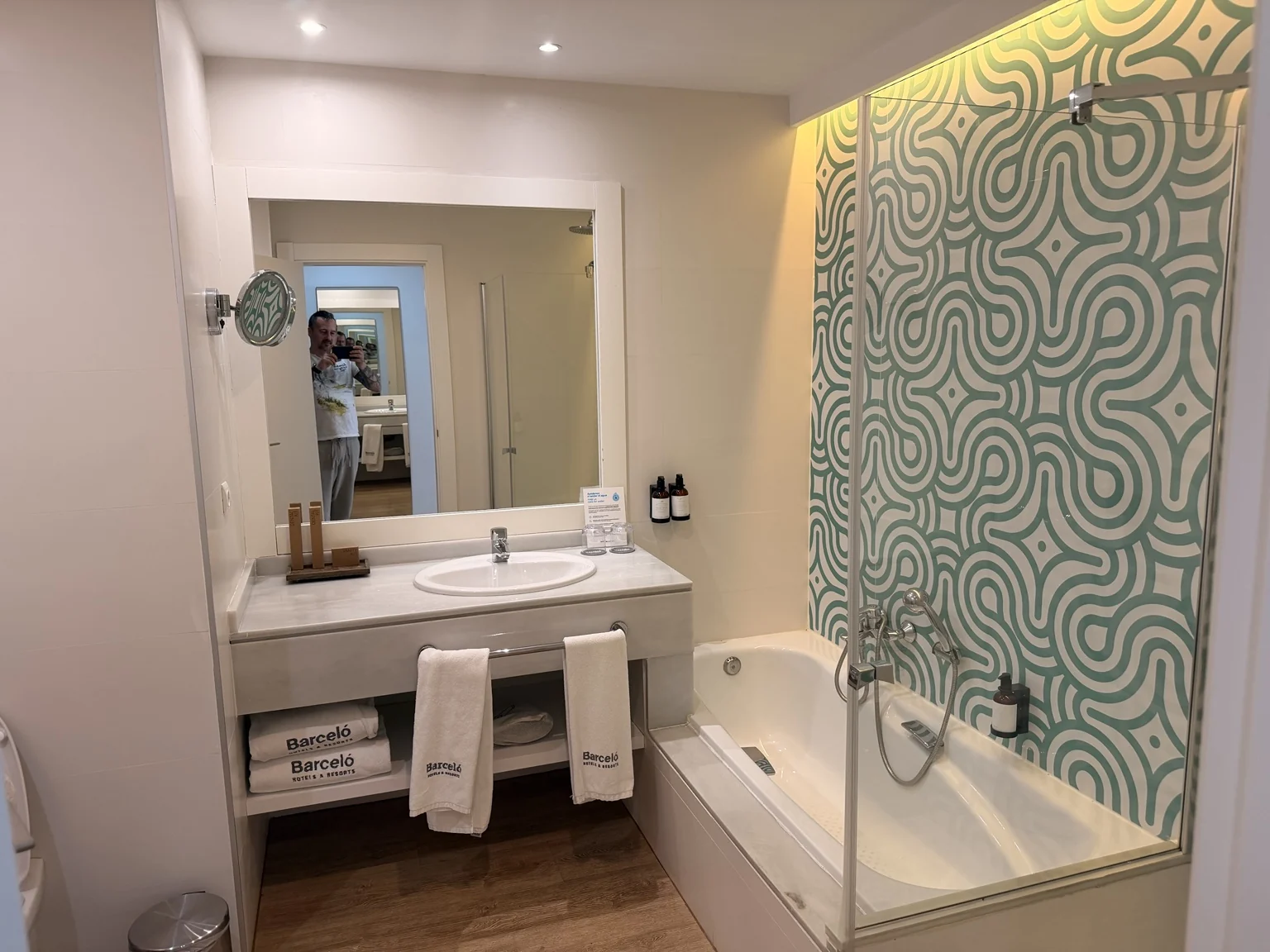 Baño de nuestra habitación en el Barceló Cabo de Gata