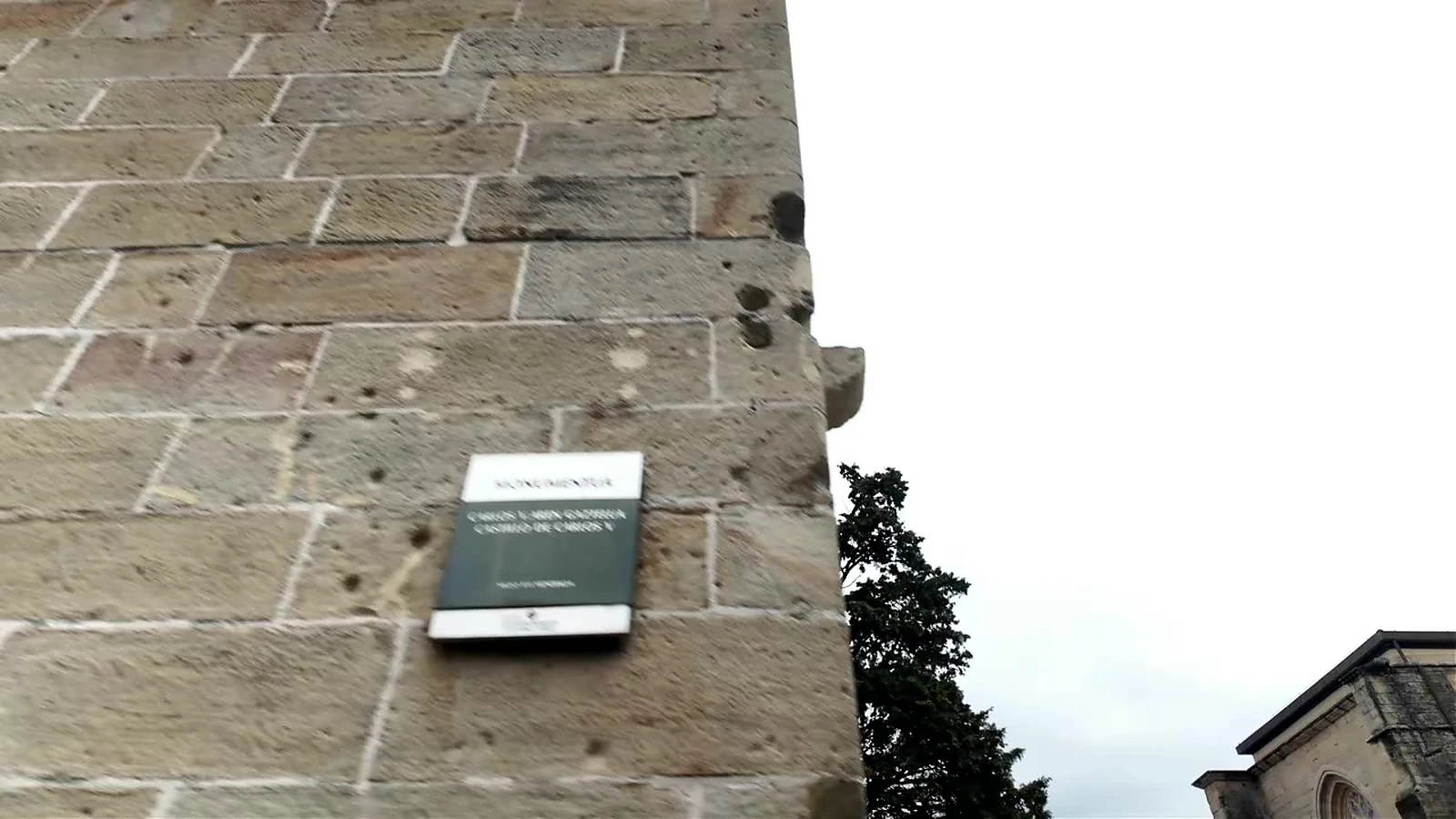 Calle adoquinada del casco histórico de Hondarribia
