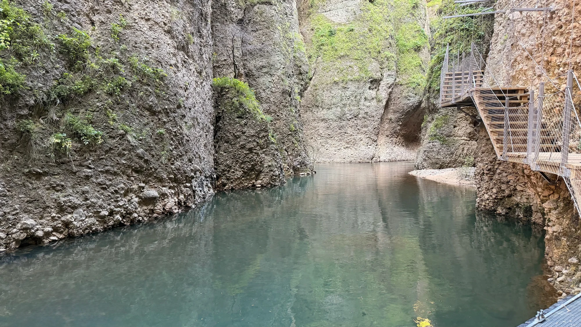 Río visto desde la parte inferior de la Casa del Rey Moro