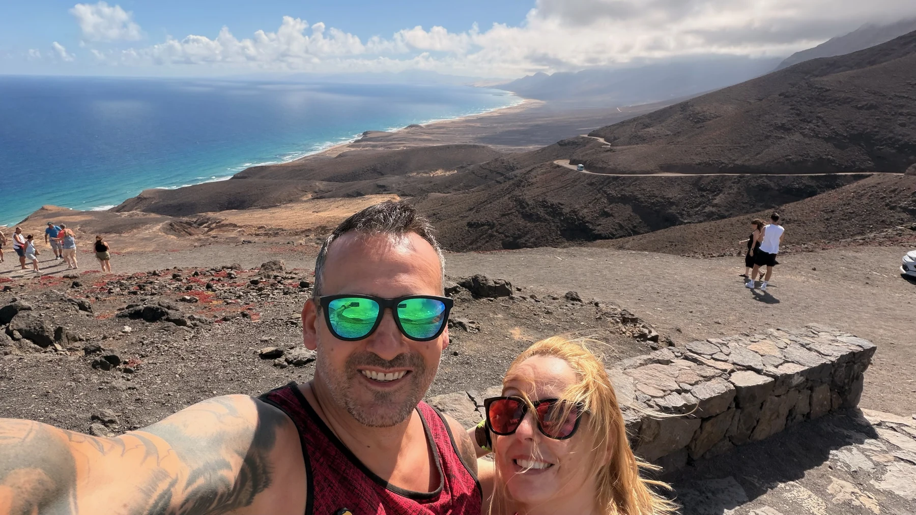 Txema y Alaitz en el Mirador de Cofete