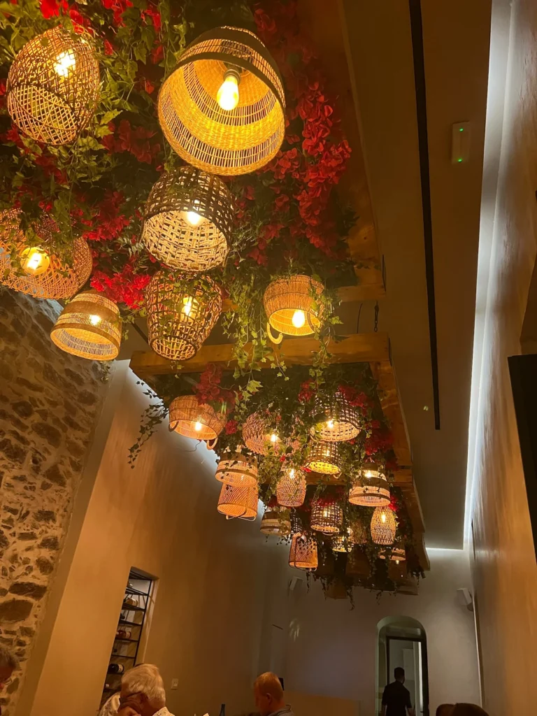 Interior del restaurante D’Angelo Mykonos