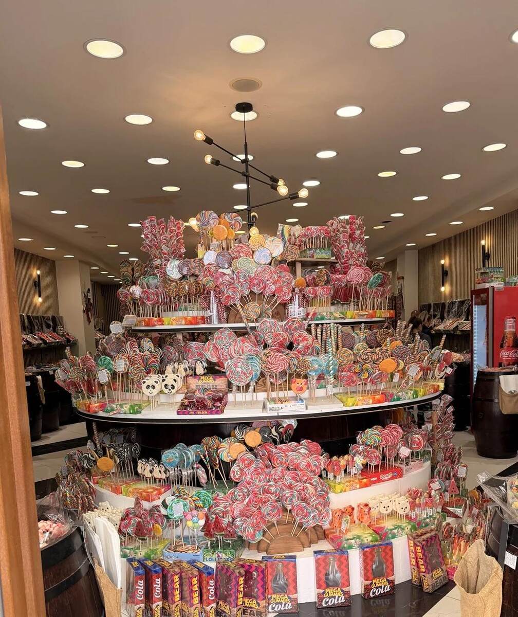 Tienda de dulces durante el paseo por el centro histórico de Poreč