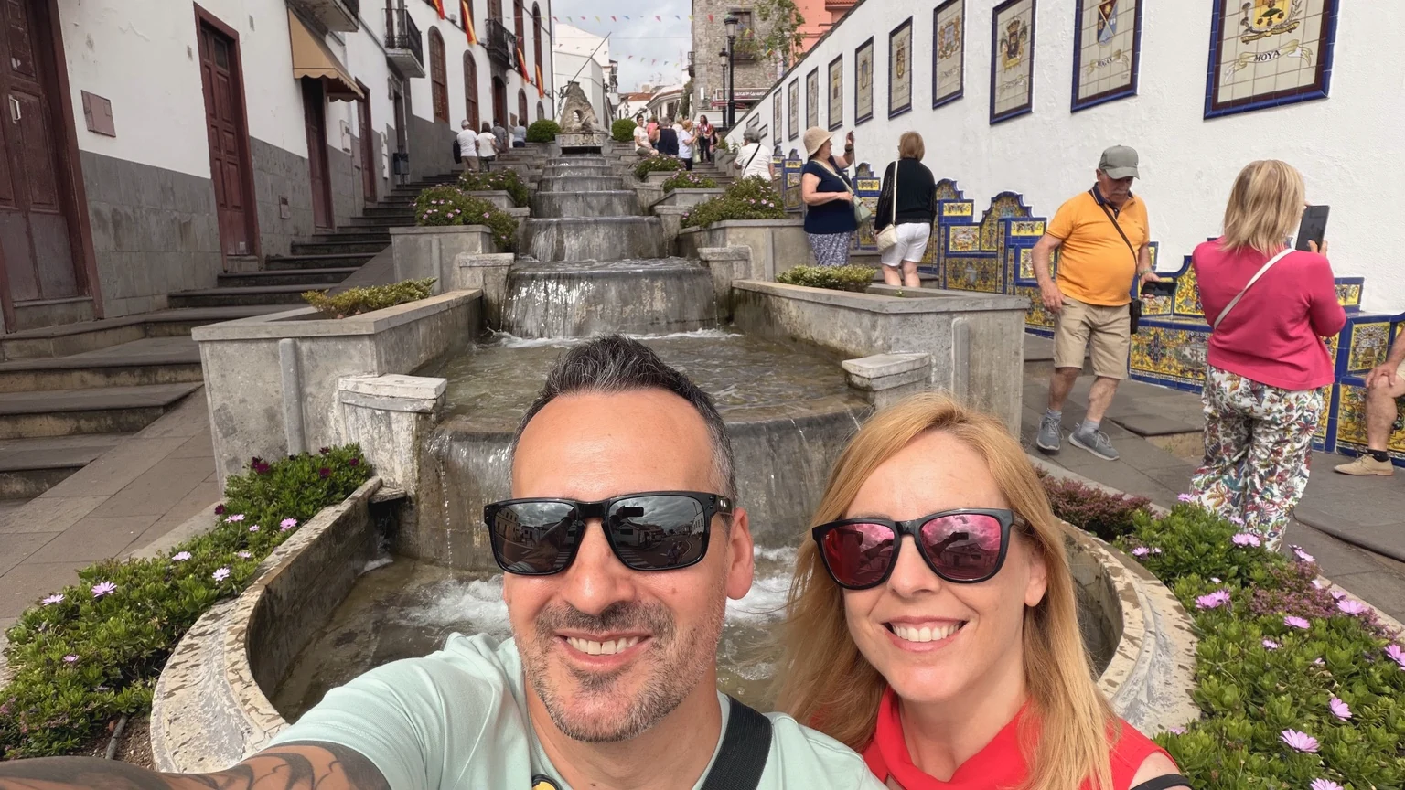 Txema y Alaitz durante la visita a Firgas