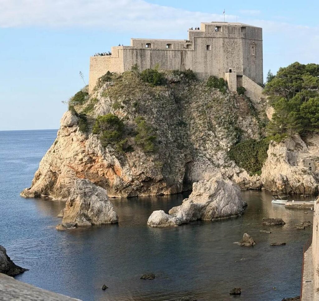 Fortaleza de San Lorenzo de Dubrovnik sobre el Adriático