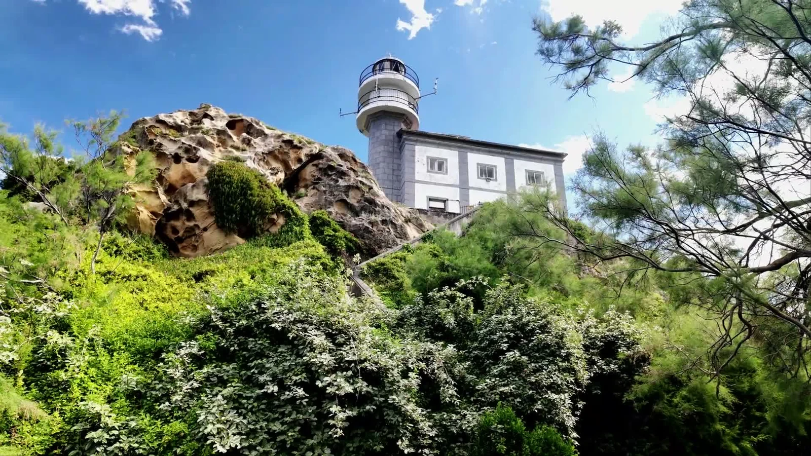 Faro en el monte San Antón de Getaria