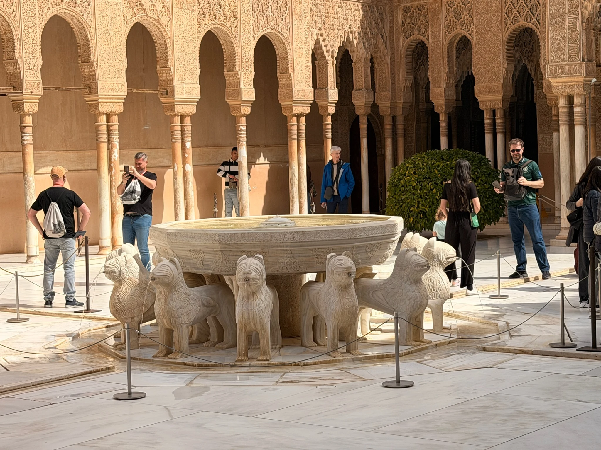 Fuente de los Leones en los Palacios Nazaríes