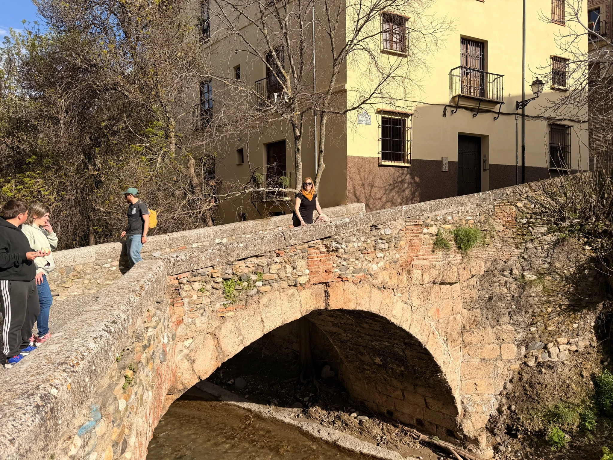 Puente de Espinosa junto al río Darro