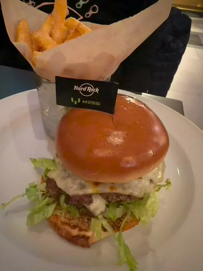 Otra fotografía de nuestra cena en Hard Rock Cafe Dubrovnik