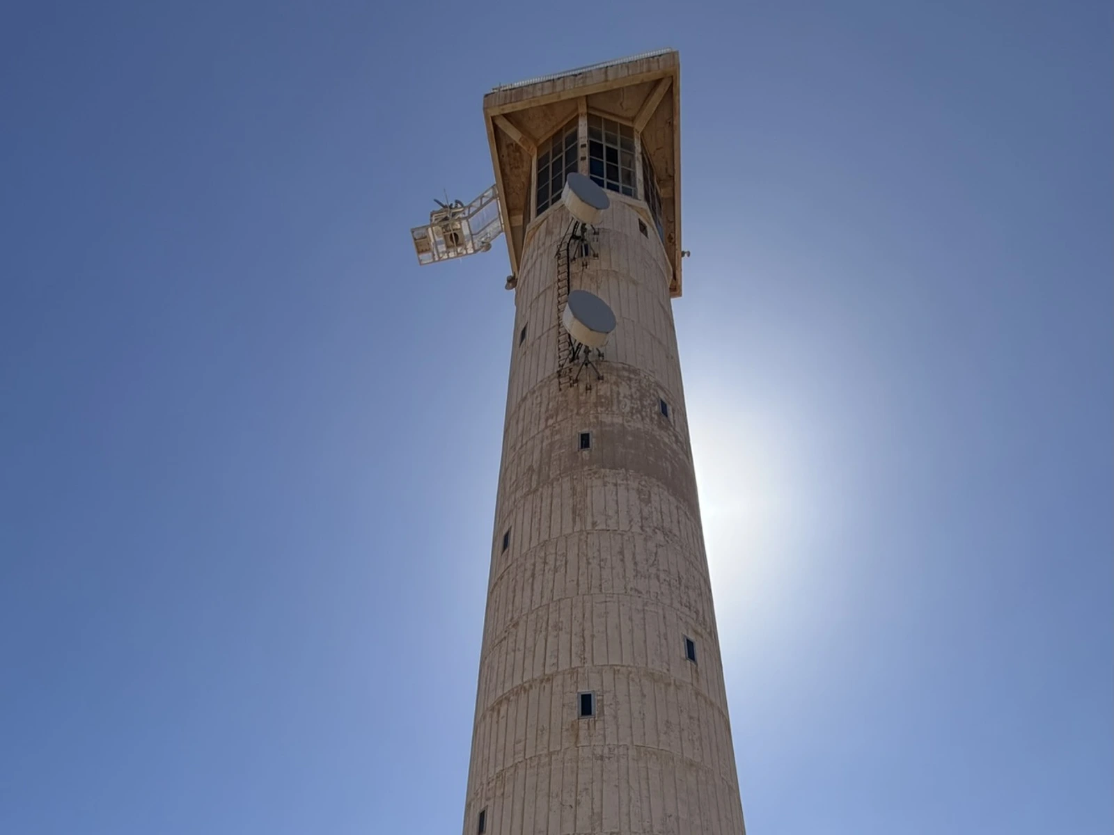Faro de Morro Jable completo junto a Playa del Matorral