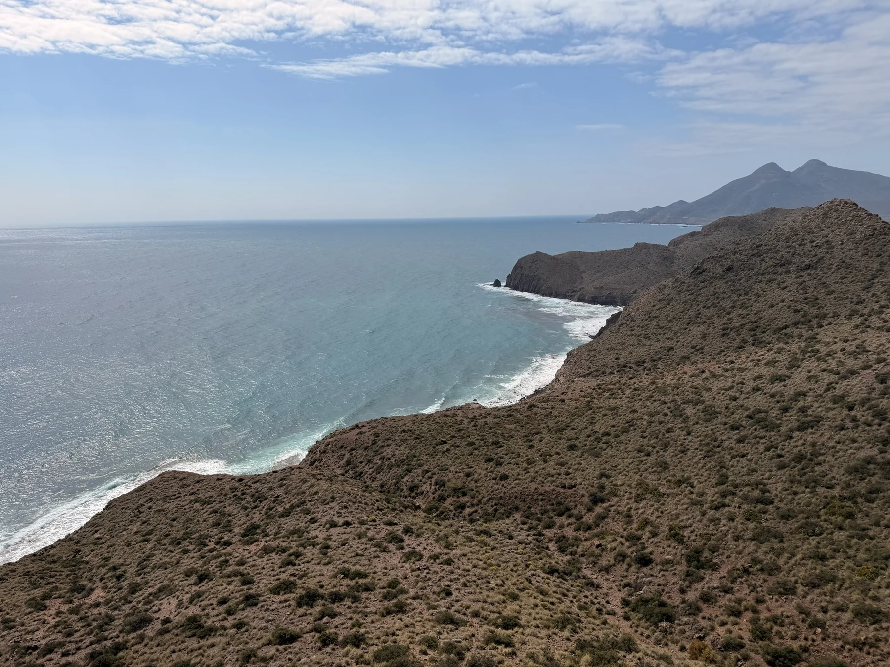 Costa volcánica y mar vistos desde el Mirador de la Amatista