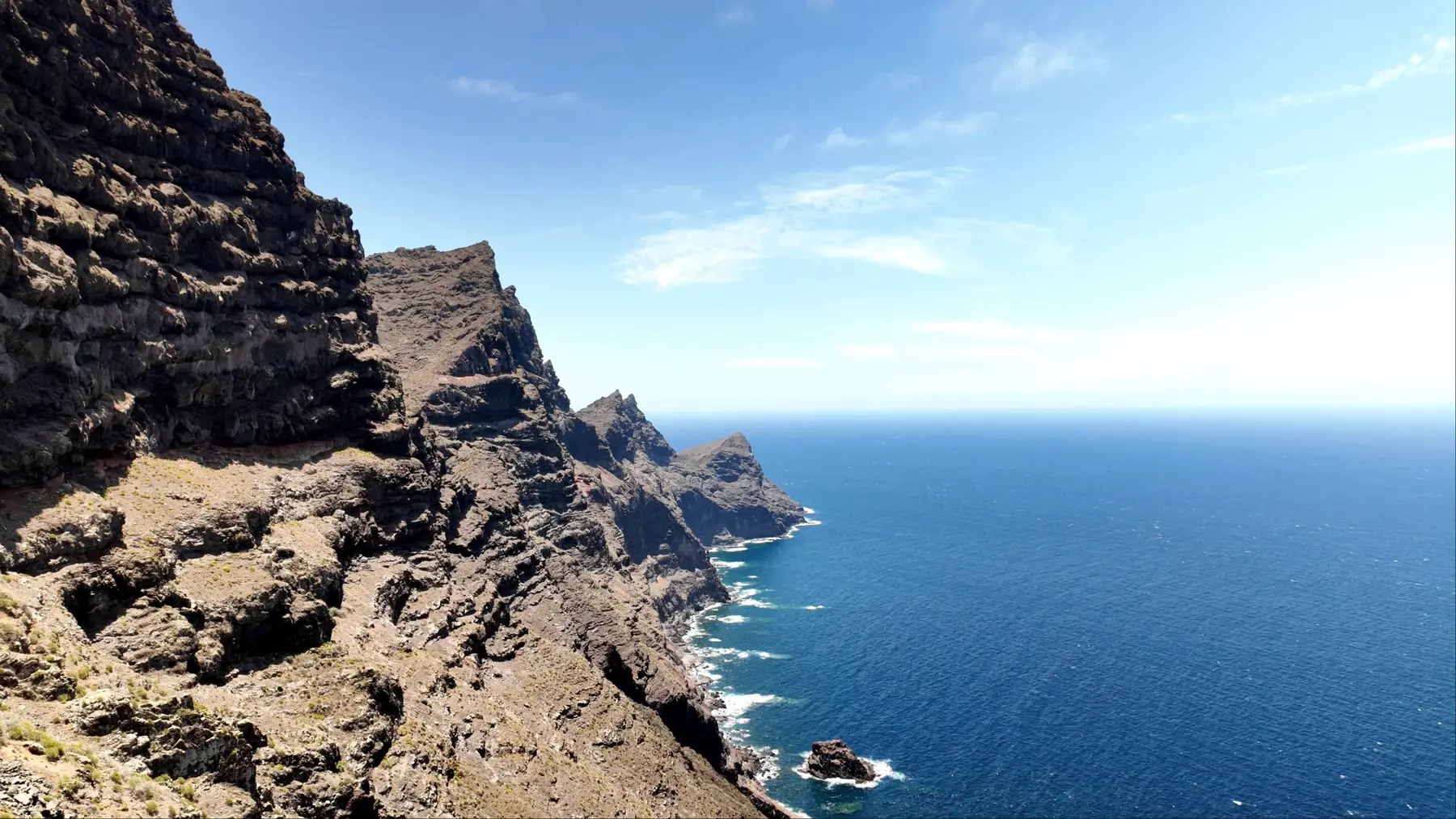 Acantilados de la costa oeste vistos desde el Mirador del Balcón