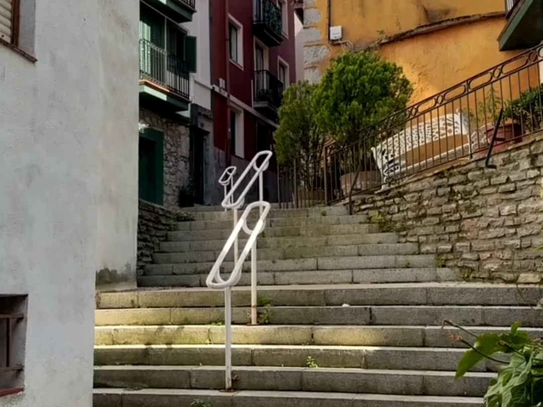 Escaleras y casas del casco de Mundaka durante nuestro paseo a pie