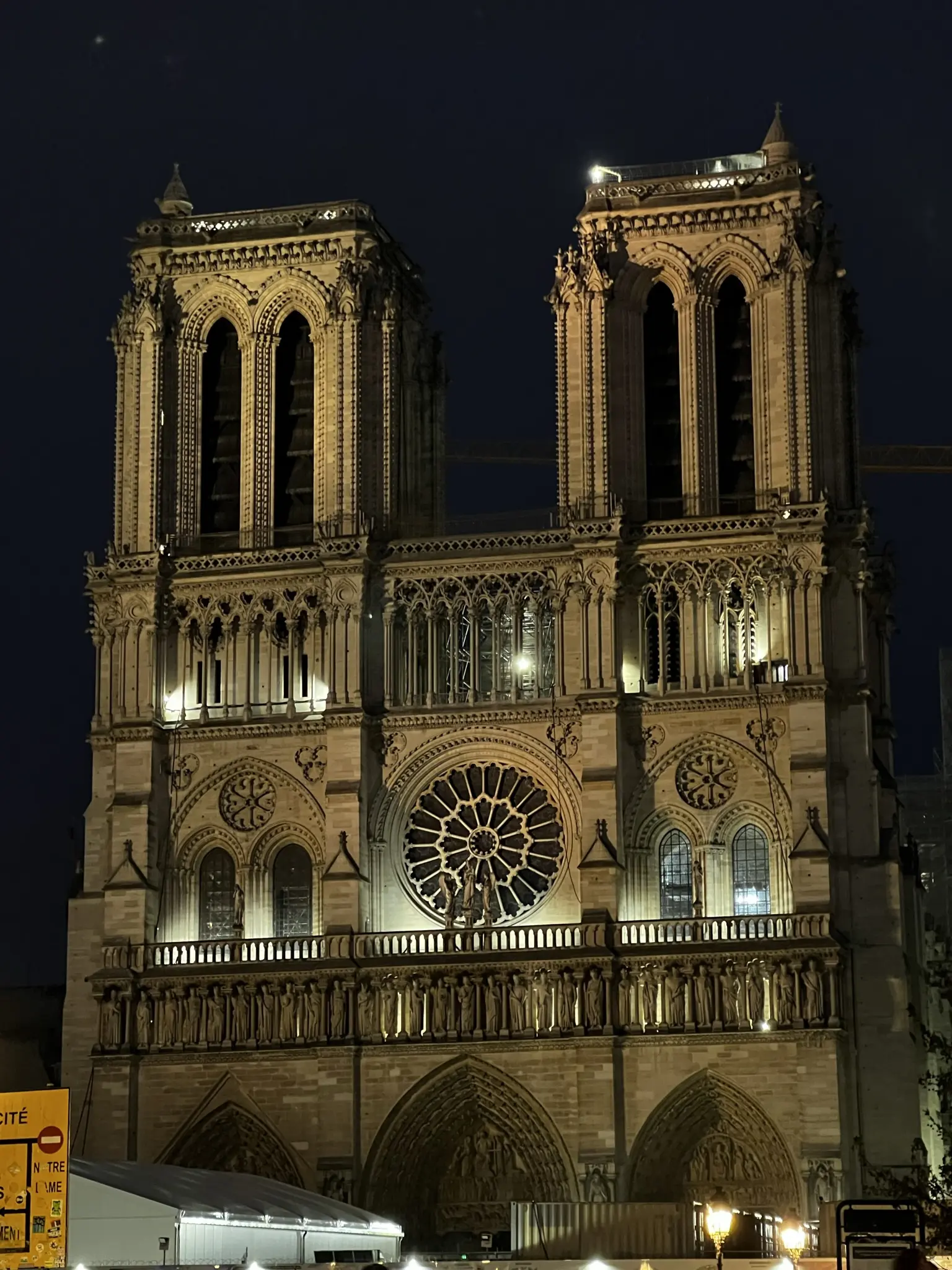 Notre-Dame y el Louvre
