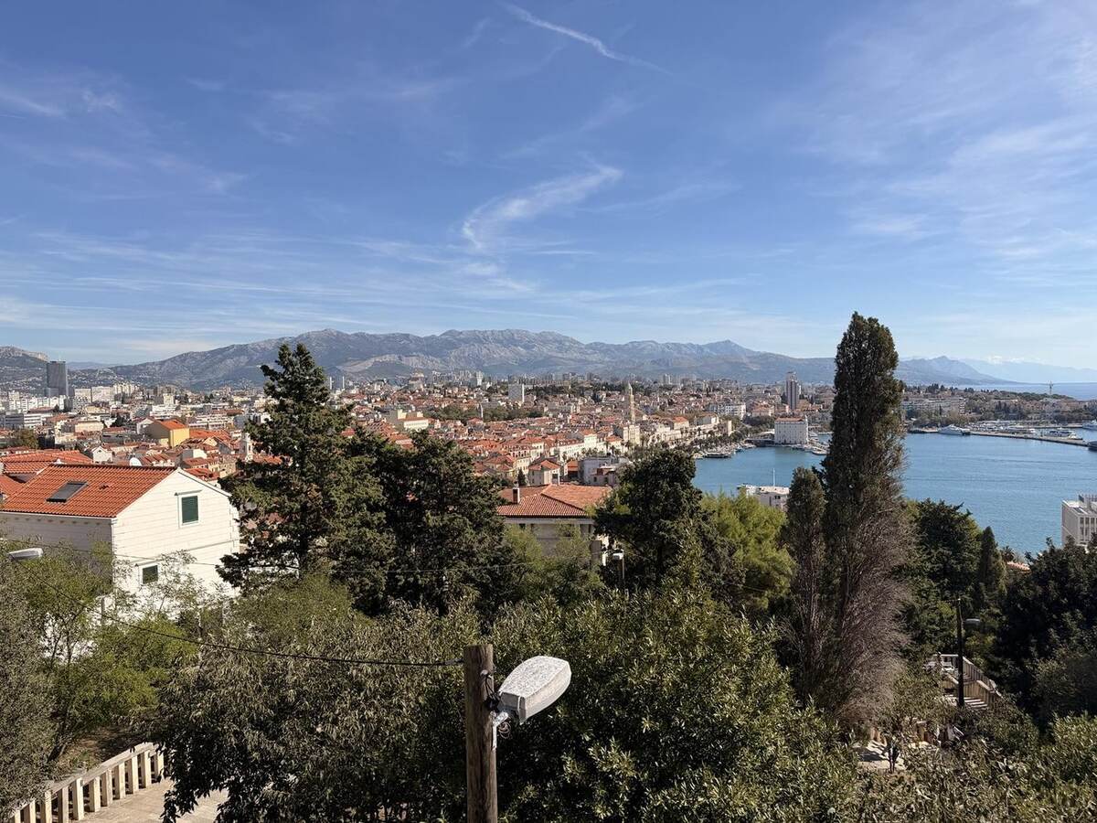 Panorámica de Split y su puerto desde el mirador de Marjan