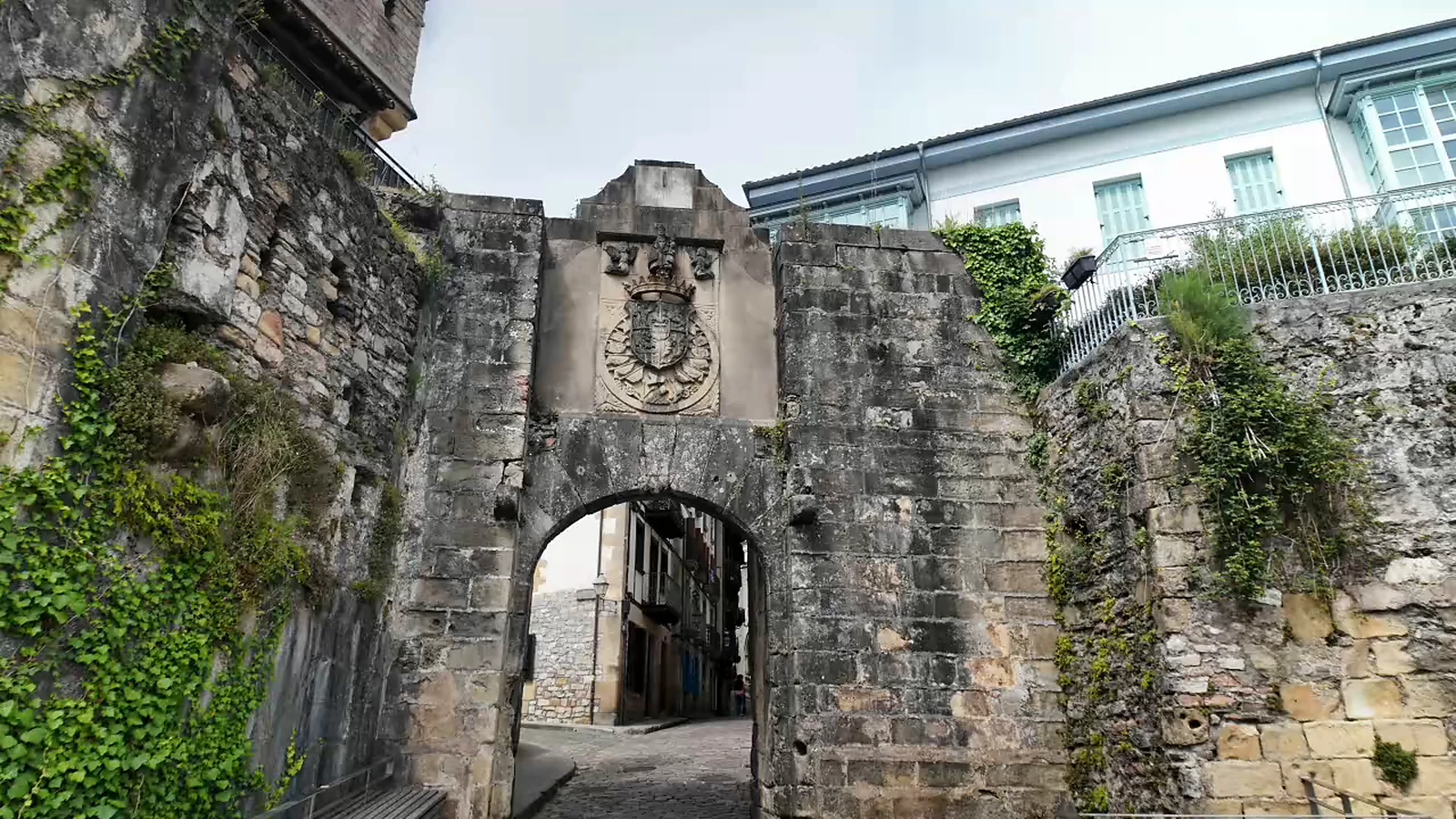 Puerta de Santa María en Hondarribia