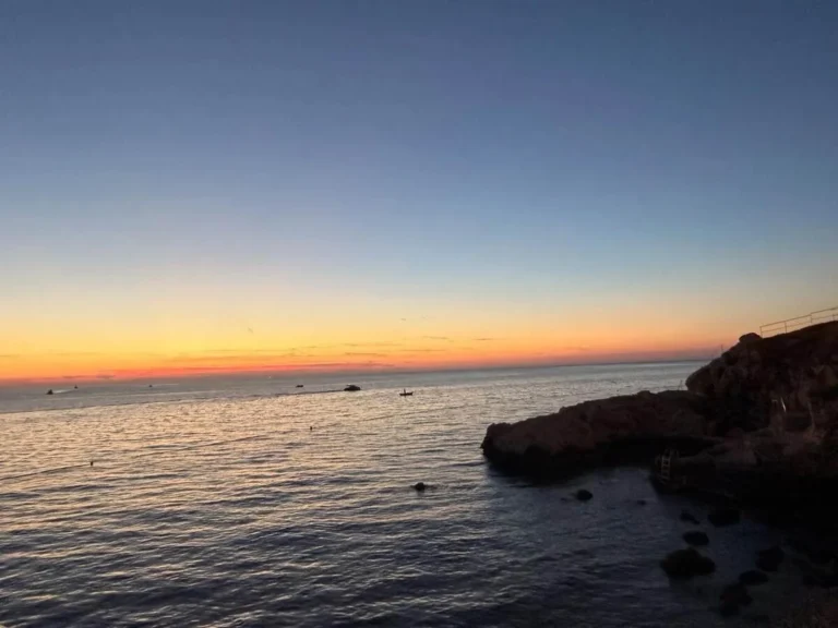 Atardecer sobre el mar Adriático visto desde Puntulina en Rovinj
