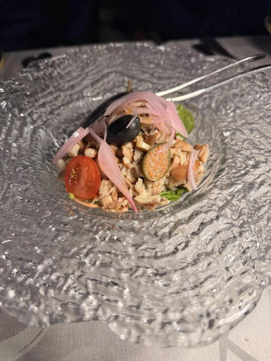 Ensalada de bogavante servida en Puntulina de Rovinj