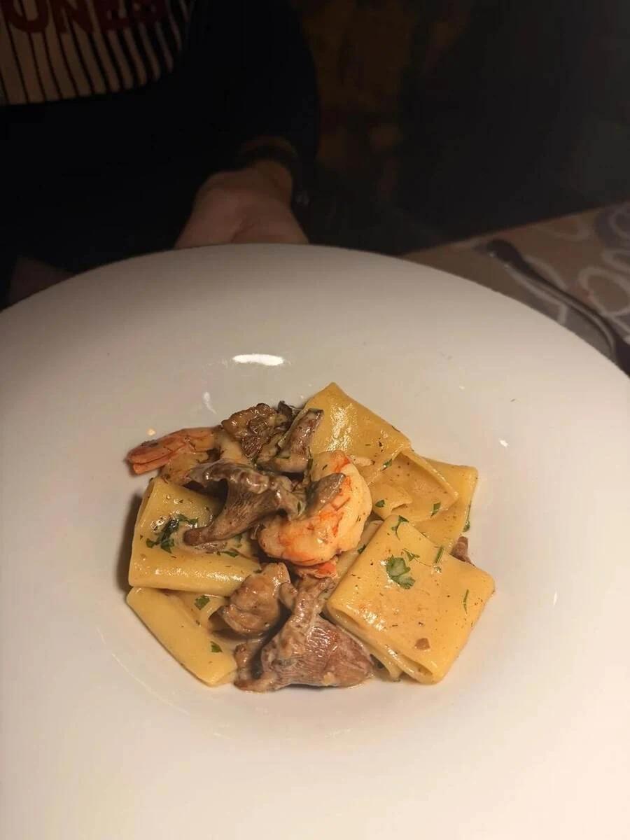 Plato de pasta servido durante nuestra cena en Puntulina
