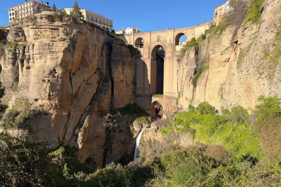 Puente Nuevo visto desde la ruta del Desfiladero del Tajo
