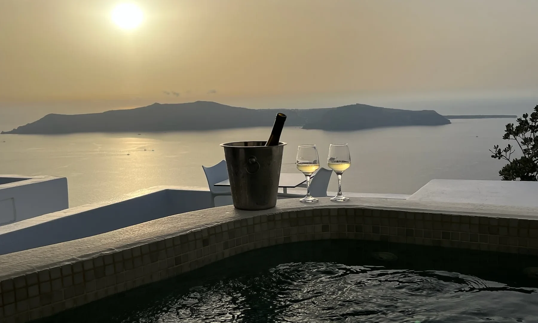 Atardecer sobre la caldera desde Kasimatis by La Perla