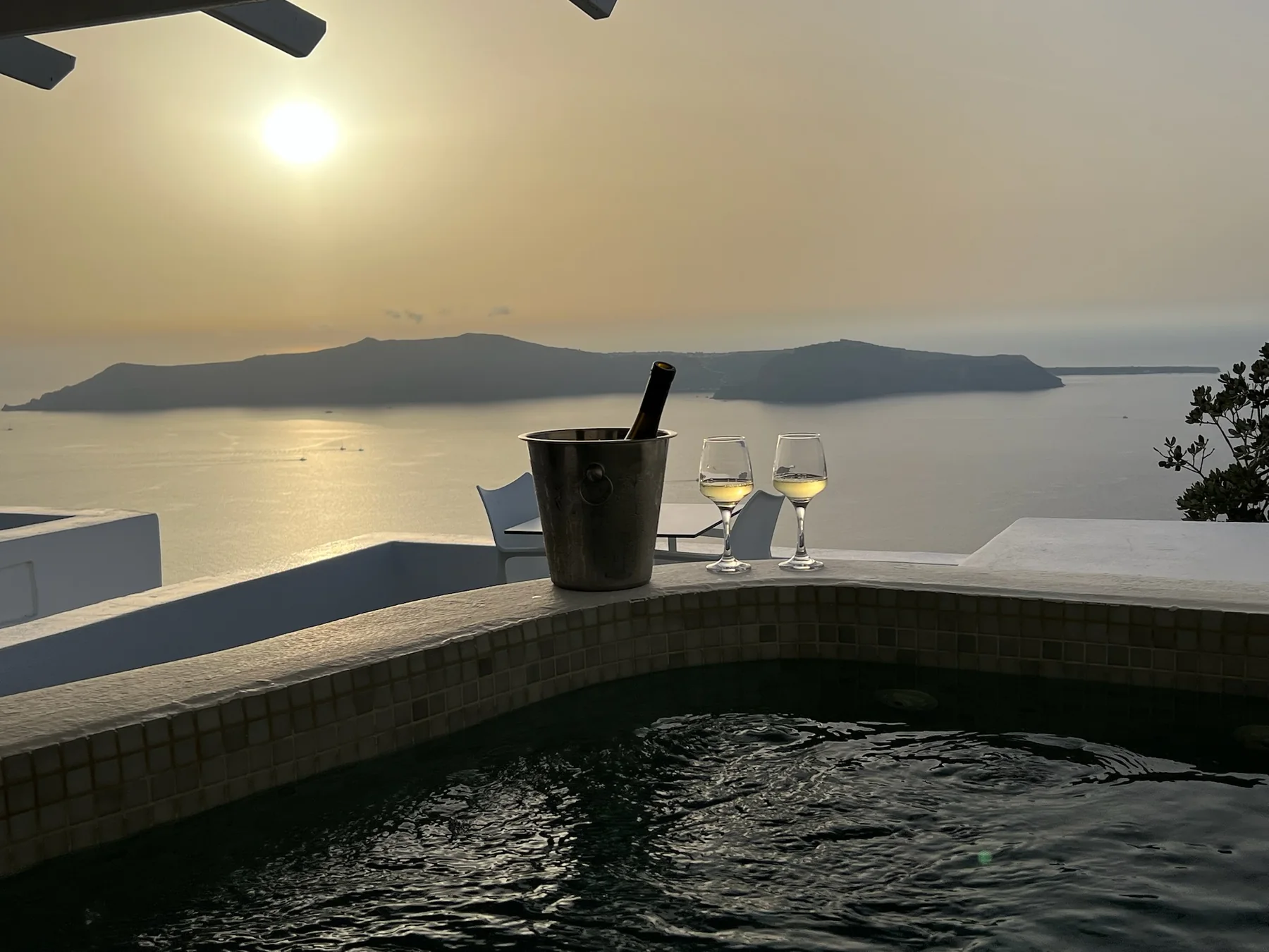 Atardecer sobre la caldera desde Kasimatis by La Perla
