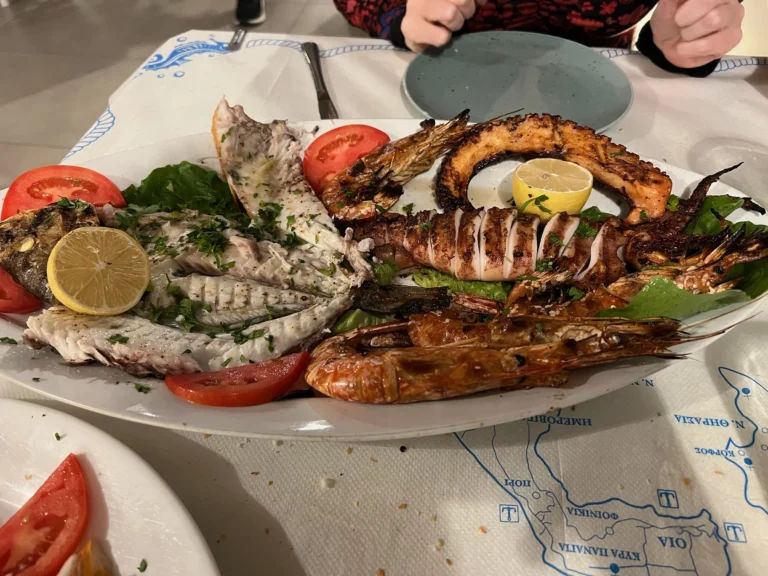 Parrillada de pescado y marisco en Taverna Romantica