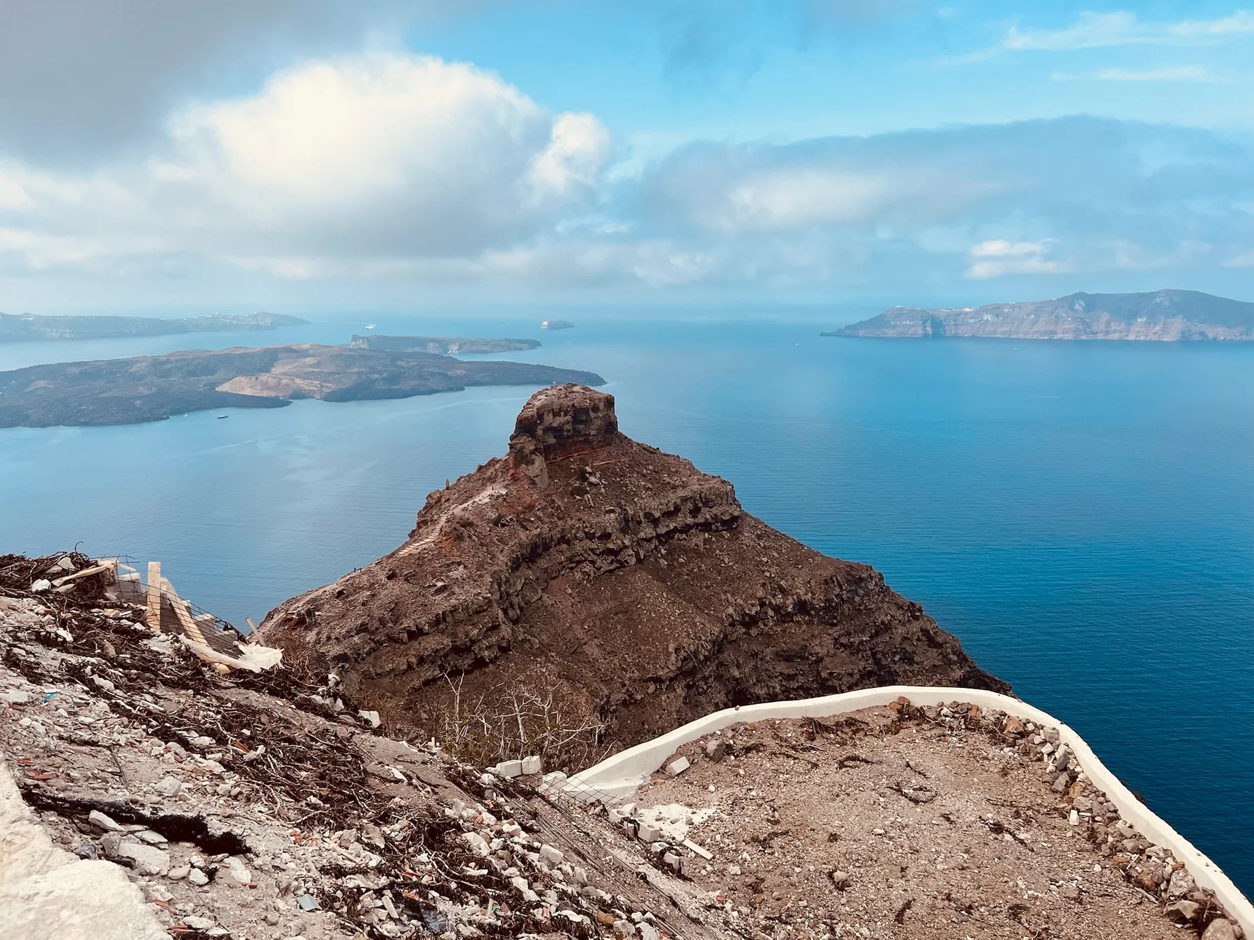 Roca Skaros vista desde Imerovigli