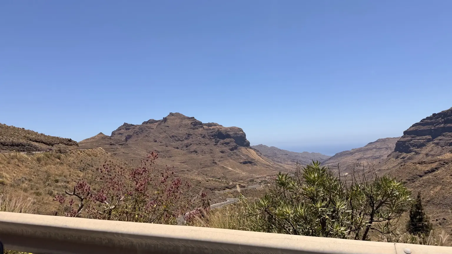 Paisaje montañoso camino de Veneguera