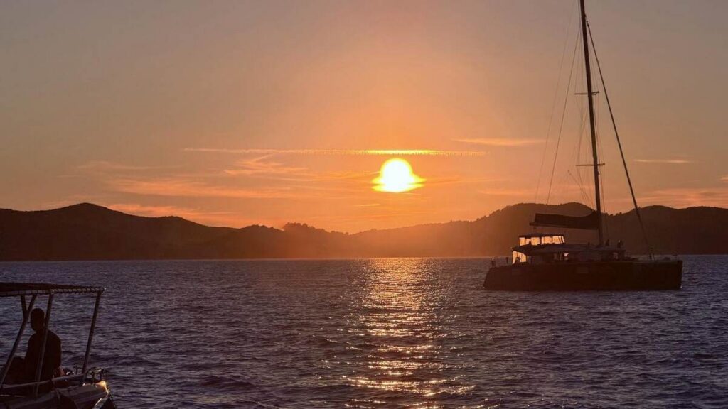 Atardecer sobre el Adriático visto desde el paseo marítimo de Zadar