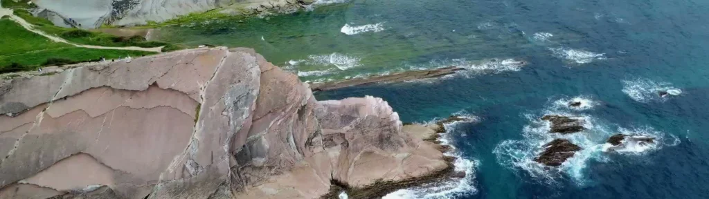 Flysch y acantilados de Zumaia vistos desde el aire