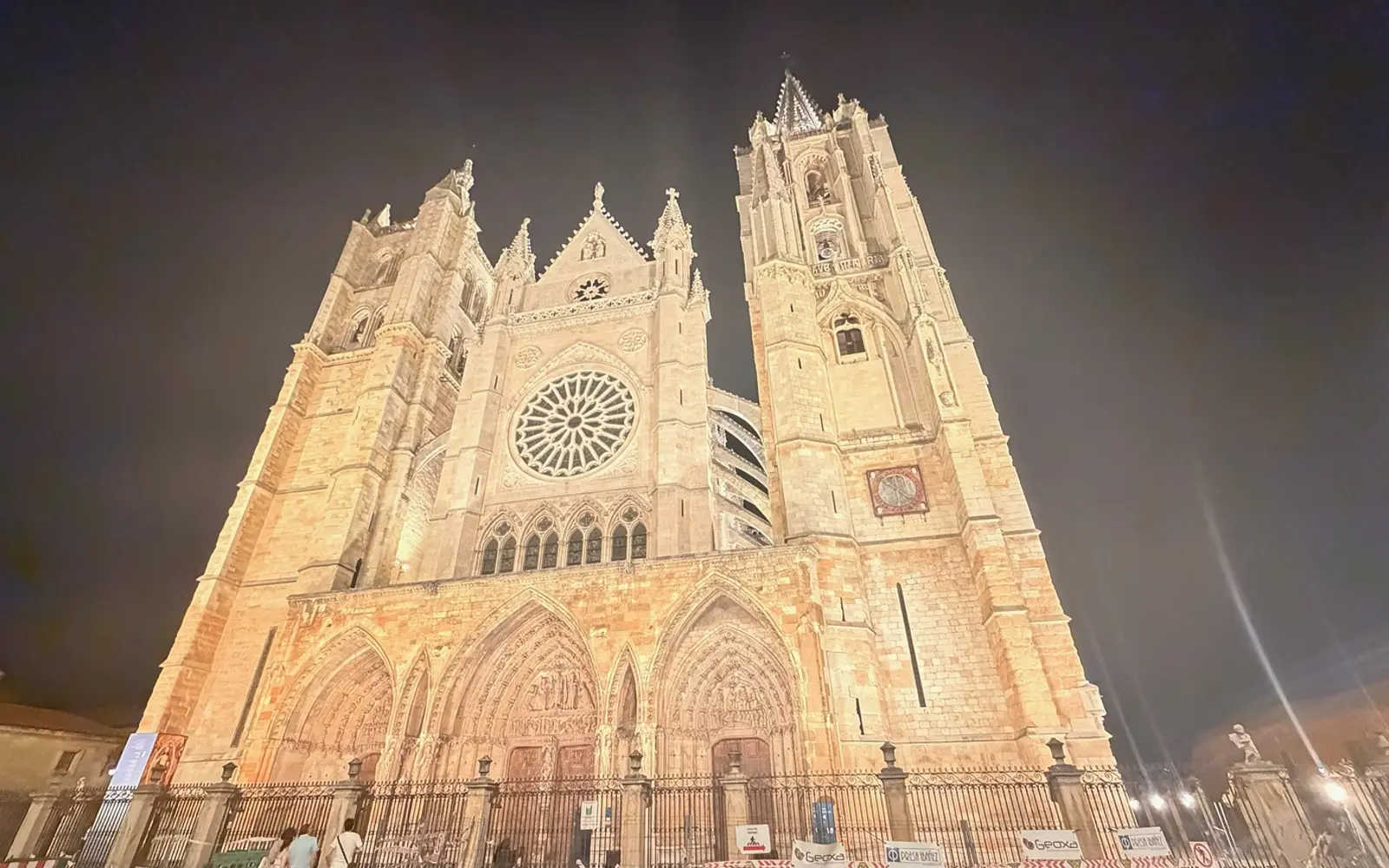 La Catedral de noche