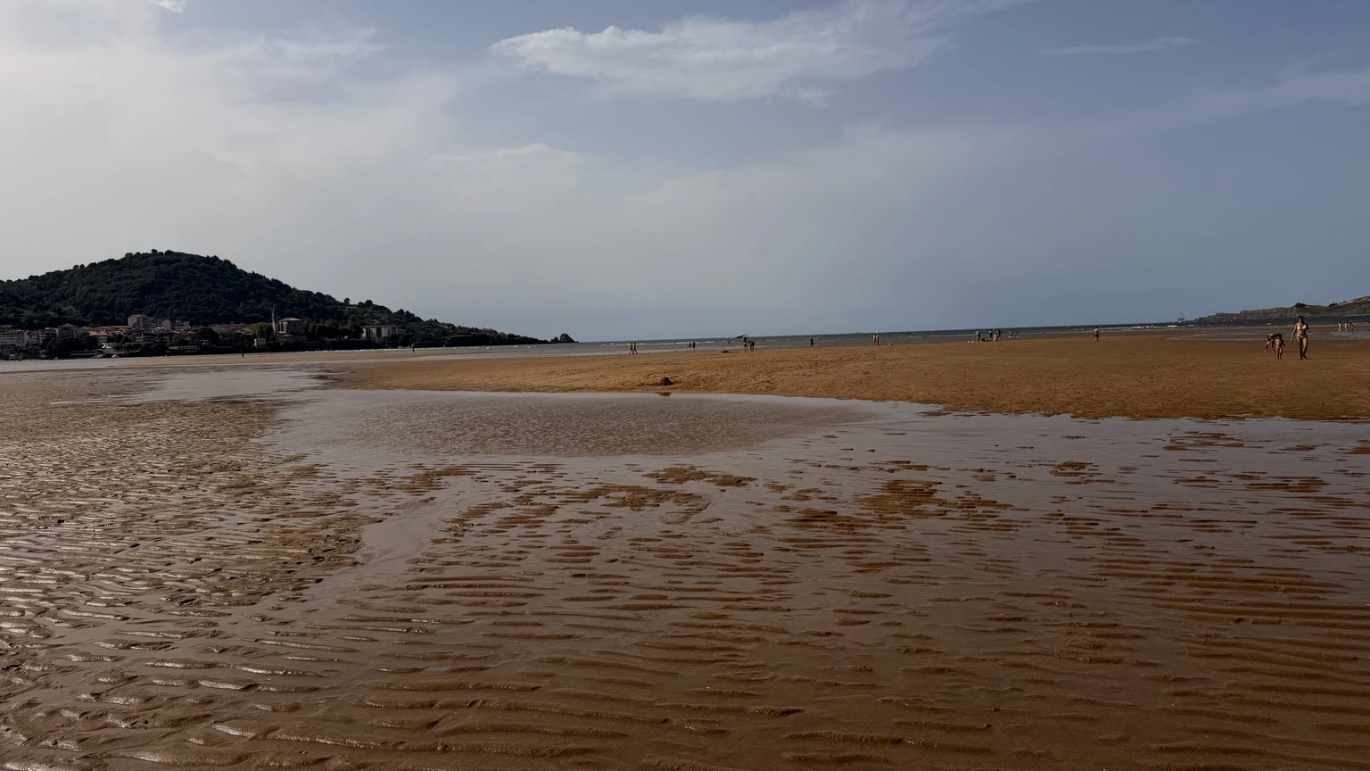 Playa de Laida con marea baja