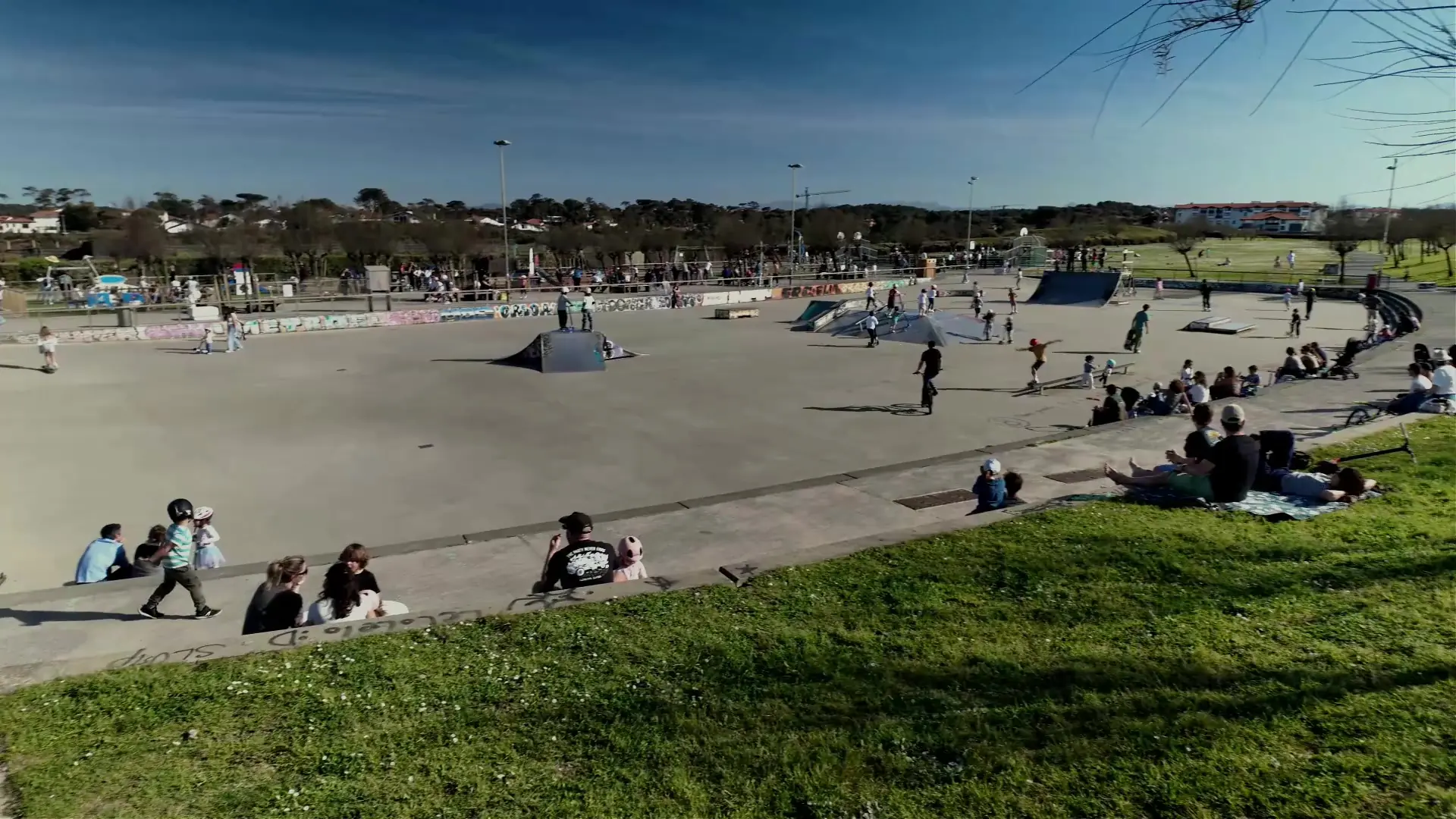 Skatepark y zona deportiva exterior de La Barre