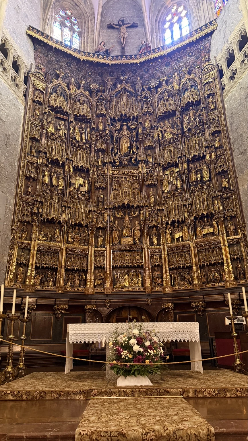 Gran retablo del interior de la Basílica de Santa María de la Asunción de Lekeitio