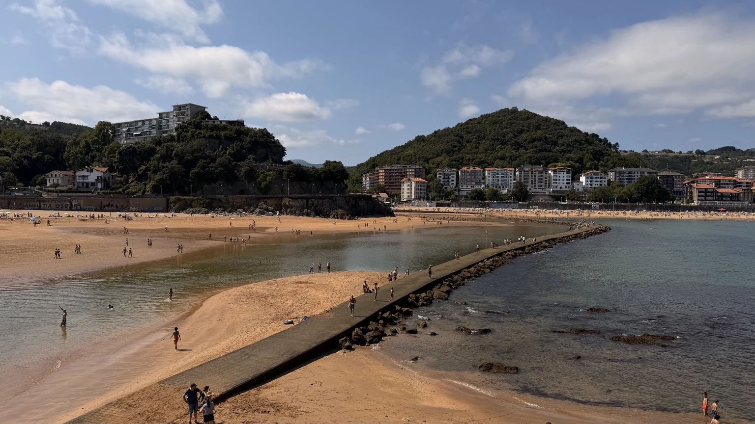 Paseo hasta la isla de Garraitz